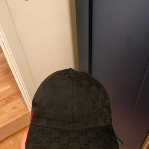 Gucci keps  - Säljer min nya äkts Gucci keps som inte kommit till nån användning. Skriv priv för intresse o fler bilder