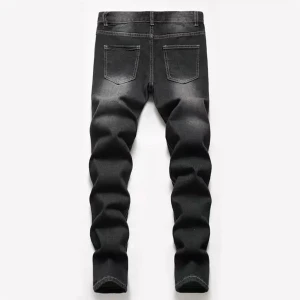 Svarta Jeans  - Ripped distressed skinny slim fit.  14-15 år  Midjemått: 81cm Höft storlek: 100cm Botten längd: 104cm Helt oanvända pga fel storlek. Skicka prisförslag på vad du kan tänka dig köpa dem för. 