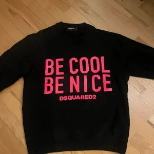 Dsquared2 tröja - Storlek M kan passa L. Bra skick 