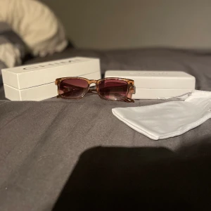 CHIMI 106  - Riktigt feta solglasögon till sommaren som inte säljs hos CHIMI längre. Köpta för 1500 du får dem för 500. 10/10 skick 