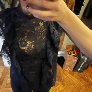 Zara topp - Säljer denna somriga topp från zara❤️