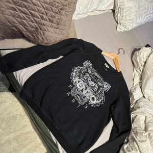Kenzo Tröja - Jätte mysig & fin kenzo tröja som inte längre kommer till användning. Väldigt fin bevarad!🌸
