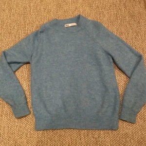 Zara tröja - Super snygg zara tröja i storlek S men passar XS också, prefekt till sommaren är i väldigt bra skick❤️