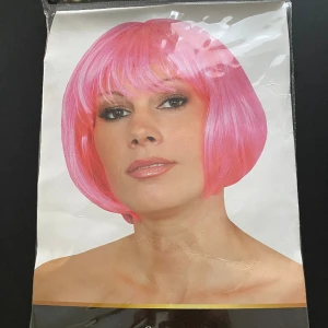 Rosa peruk - Rosa peruk, bob längd, aldrig använd