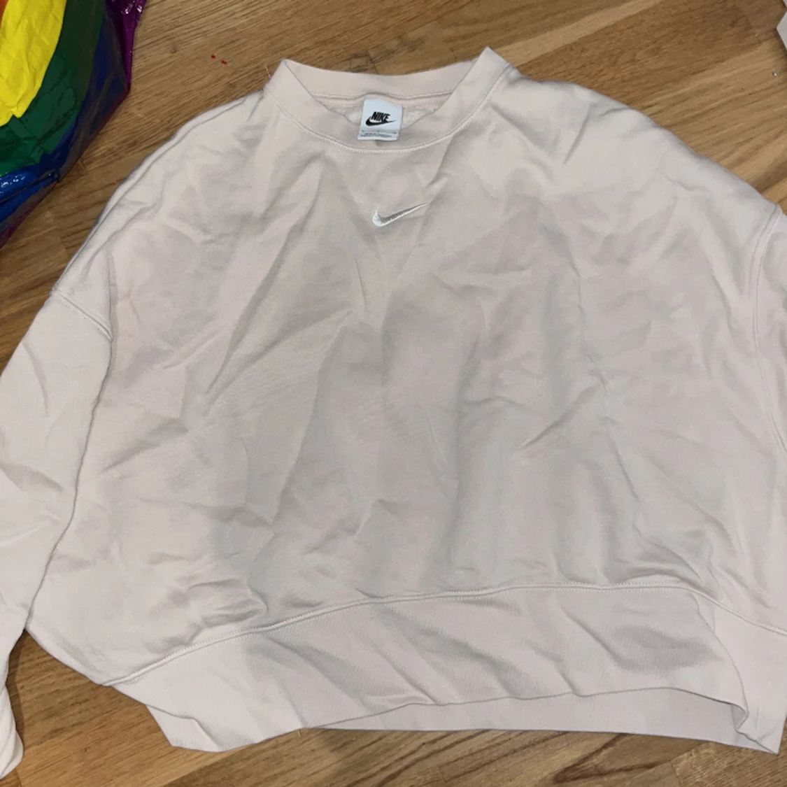 Lite croppad Nike tröja