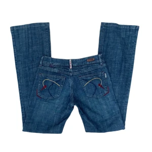 Lowirse jeans  - Vintage y2k lowrise jeans i strl 26 (XS). Jättebra skick! 