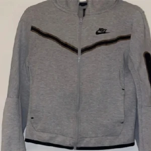 Nike - Nike tech tröja 