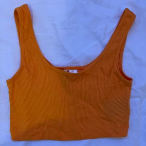 Topp - Orange topp som passar perfekt inför sommaren 🤩👌🏼