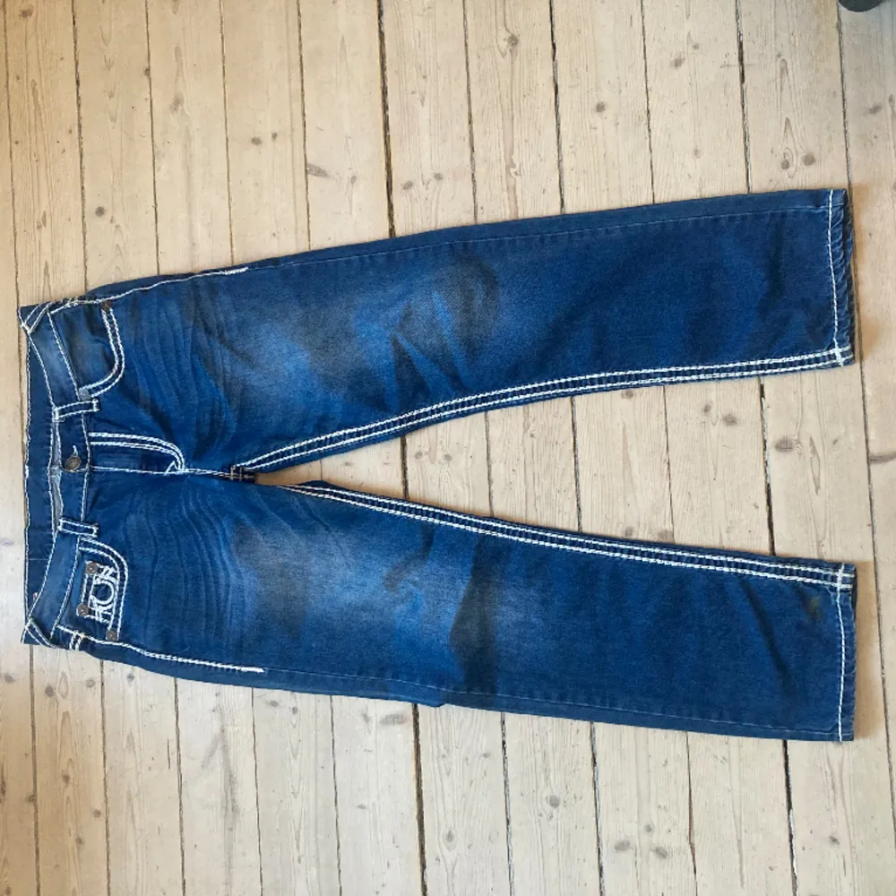Ett par true religion jeans, ganska bra skick, halv baggy, pris kan diskuteras. Jeans & Byxor.