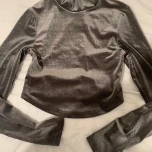 Grå top - Ny utan prislapp 
