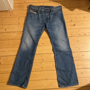 Diesel Jeans  - Säljer ett par Diesel Jeans, nästan helt oanvända