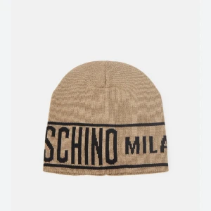 Moschino mössa  - En helt ny äkta moschino mössa 