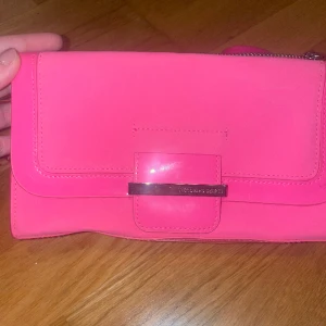 Victorias Secret necessär - Jätte söt rosa necessär från Victorias Secret. Precis som ny