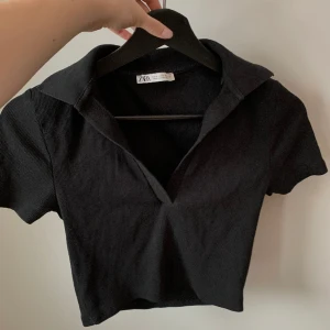 Svart topp - Fin topp använd någon enstaka gång, i fint skick. Stretchig så passar XS-M