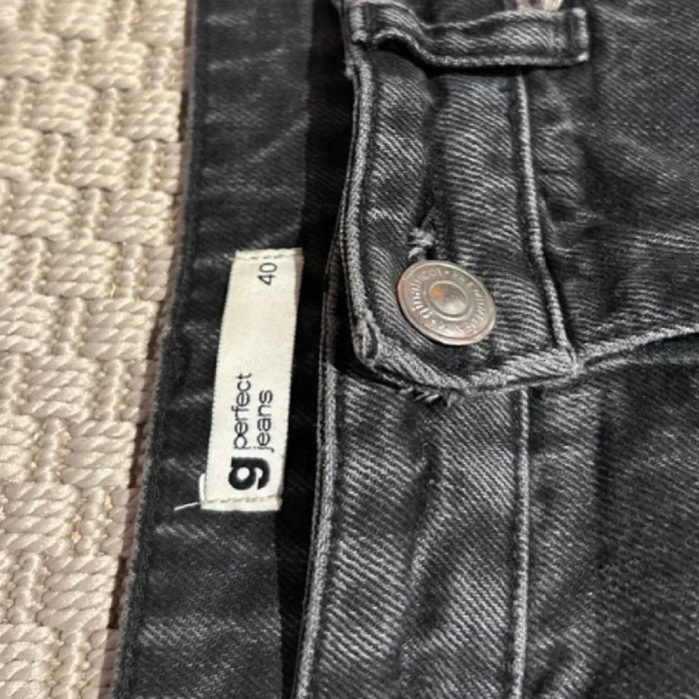 Premium jeans från Gina Tricot. Högmidjade. . Jeans & Byxor.