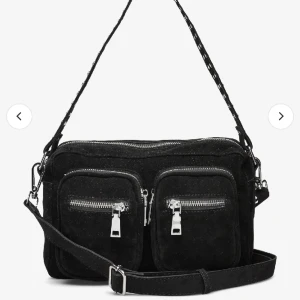 Noella väska - Säljer min noella väska då jag inte använde den längre. Sparsamt använd och köpt för 750kr💓