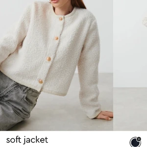 Zara kofta/ jacka - Funderar på att sälja min jättefina Gina jacka då jag fick en nästan likadan i julklapp, den är inköpt i slutet av december och knappt använd alls! Jättefint skick, nypris 400