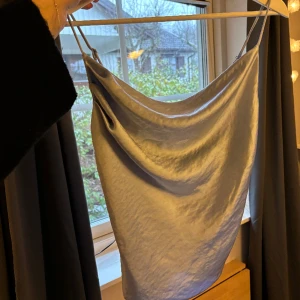 Festtopp! - Skitsnygg festtopp med snygg passform!!😍