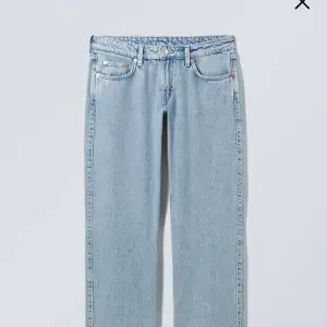 Säljer nu mina Arrow Low straight jeans från weekday🩷 de är i fint skick!  Köppt för 590kr