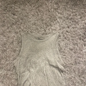 Grått linne  - Grått linne från Even&Odd. Fint skick.🩷