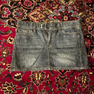 Jeanskjol - Så najs jeanskjol, är perfekt till sommar o coola fickor!! 🤩🤩