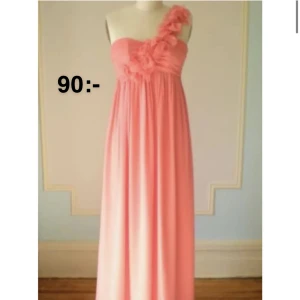 Balklänning - Oanvänd balklänning från Nelly. Såå fin