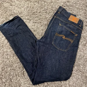 Nudie jeans grim tim - Ett par slim jinz av nudie i bra skick. Nypris runt 1,6. Hör av dig vid funderingar! Mvh 