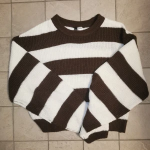 Stickad från H&m 🤩 - Fin stickad tröja fårn H&m i storlek S 🤩