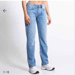 Jeans Icon - Säljer dessa jeans från lager 157 (Icon Blå) då de inte kommer till användning längre. Strl XS och väldigt fint skick. Skriv privat om ni har frågor eller vill ha fler bilder💕(säljer även dessa jeans i fler färger) nypris 400kr 