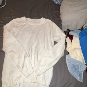 Stickad tröja - Skön tröja från vila som inte kommer till någon användning här hemma ☺️