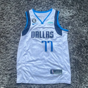 Baskettröja - Baskettröja i stolen M med doncic på baksidan 