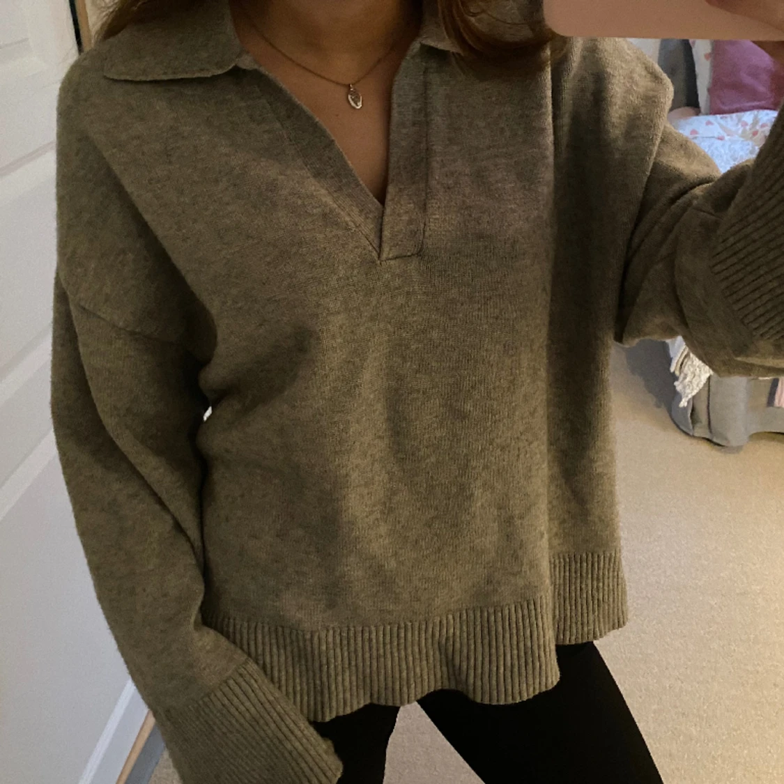 Stickad tröja med krage - 90