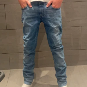 TIGER OF SWEDEN JEANS - Hej! Jag säljer nu ett par feta tiger of Sweden slim jeans | Strl: 28/32  Skick 7/10  Retail: ca 1700 | Tveka inte på att höra av dig vid frågor!