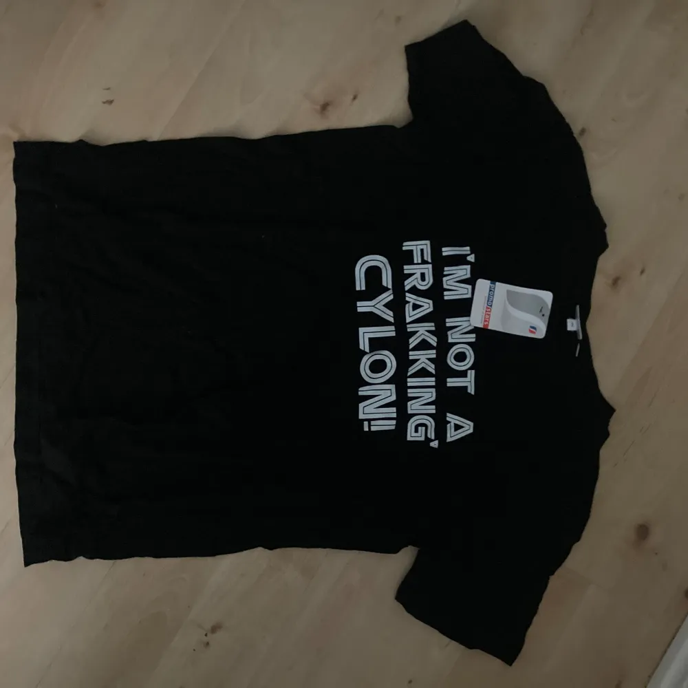 Ny oanvänd t shirt storlek s. T-shirts.