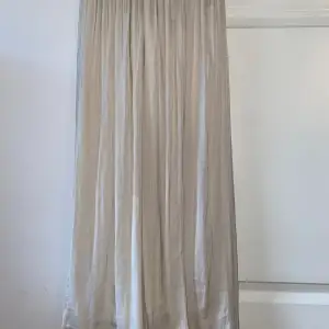 Stretchig kjol från Gina Tricot, Storlek XS