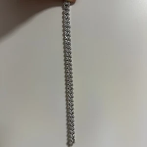 Diamant armband  - Köpt från Italien för 320 euro tyvärr lite för stor för mig bilder och videos finns privat kan mötas både Gbg och Sthlm 
