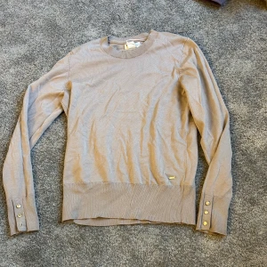 Tröja - Långärmad tröja från Lindex kollektion Holly&whyte. Storlek M men skulle säga att den passa S 