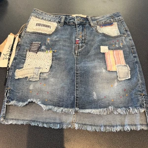 Kjol från Wiya - Ny kjol från Wiya Stl. XS Nypris: 999kr