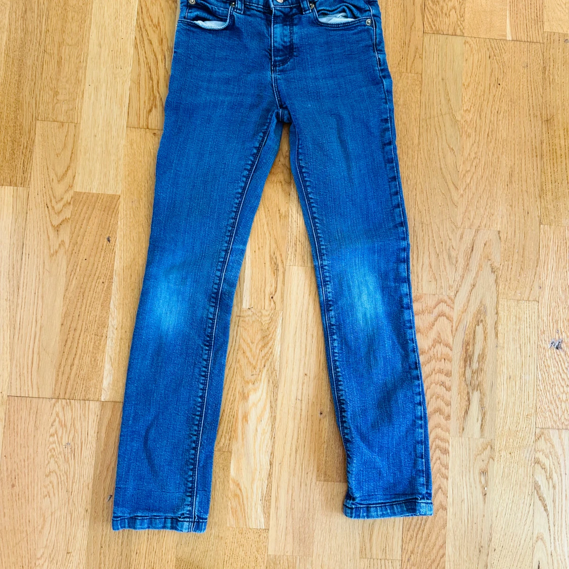 Mini Rodini jeans för flickor. Storlek 140/146. Jättefint skick. Hammarby Sjöstad.