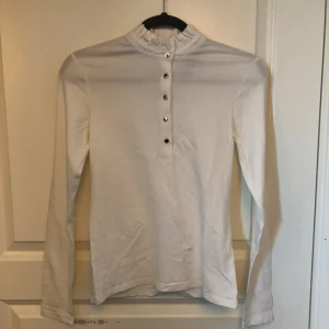 Vit långärmad tröja - Vit långärmad tröja i fint skick