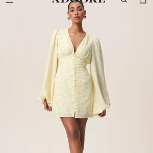 Adoore klänning - Oanvänd så helt ny