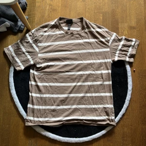H&M Baggy t-shirt - storlek M, väldigt bra skick, lite oversized men sitter ändå bra