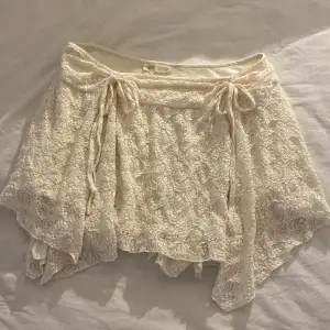 Så fin kjol, endast testad! Kika gärna in på min profil där jag säljer allt för max 250kr!!! 😇💖🌟 