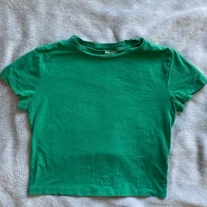 Grön t-shirt - Använd fåtal gånger 🩷