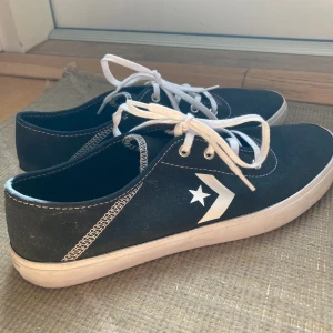 Nya converseskor - Mycket fint skick Som nya Converse