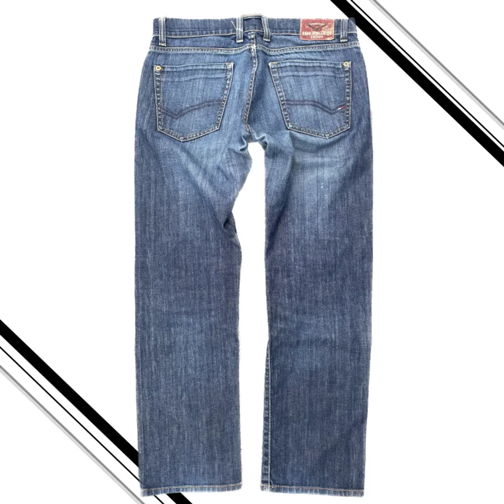 Midja: 95cm Innerben: 79cm Slitningar på gång i grenen (bild 3). Jeans & Byxor.