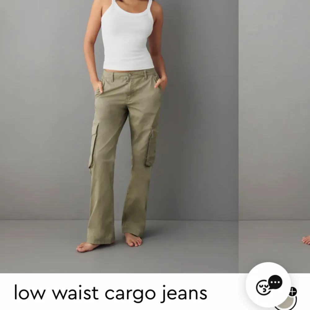 Säljer mina helt oanvända cargo byxor eftersom dom var för stora + köpte ett par nya i min storlek:)). Jeans & Byxor.