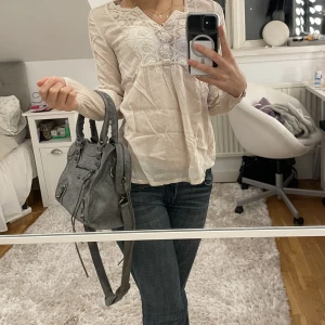 Blus  - Vacker blus 🩷diskuterbart pris 