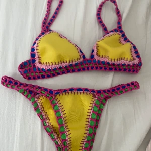 Bikini  - Pris kan diskuteras 