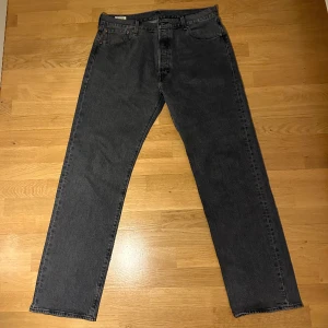 Vintage Levis 501 - Vintage Levis 501 Storlek 34/34 Skriv för frågor, mått eller fler bilder😊